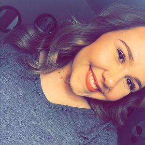 Meet your Posher, Stella